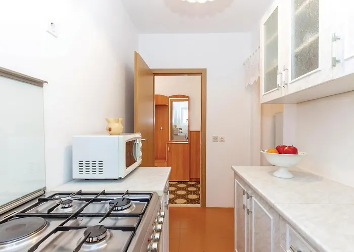 Casa vacanze 2 Bedroom Awesome In Šmrika