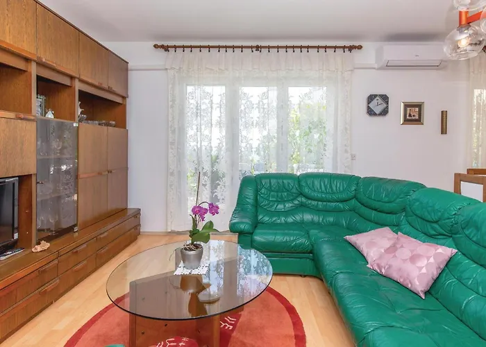 2 Bedroom Awesome In *