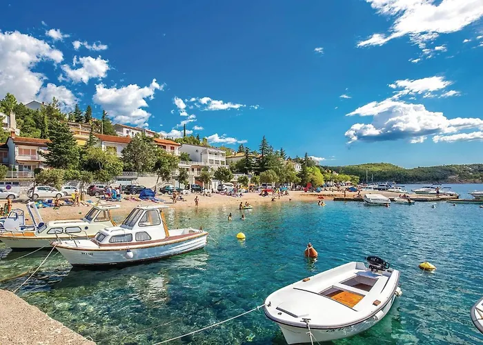 2 Bedroom Awesome In Casa vacanze Šmrika