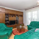 2 Bedroom Awesome In Šmrika