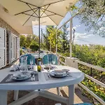 2 Bedroom Awesome In *