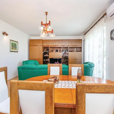 2 Bedroom Front In * 슈므리카