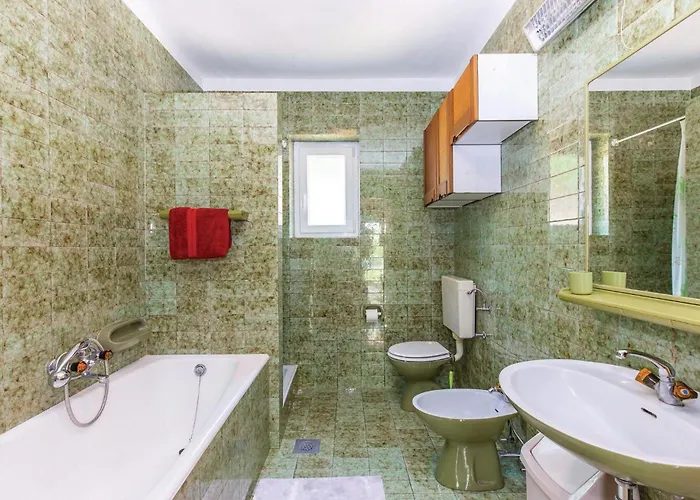 Dom wakacyjny 2 Bedroom Awesome In *