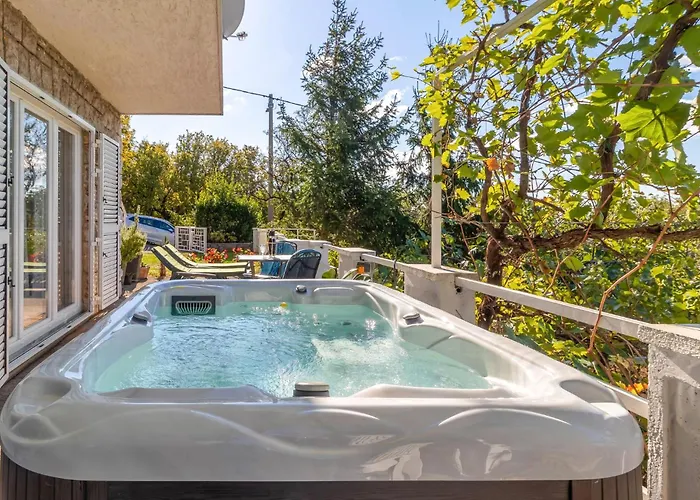 2 Bedroom Awesome In Dom wakacyjny